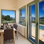 Utopia Luxury Βίλα *